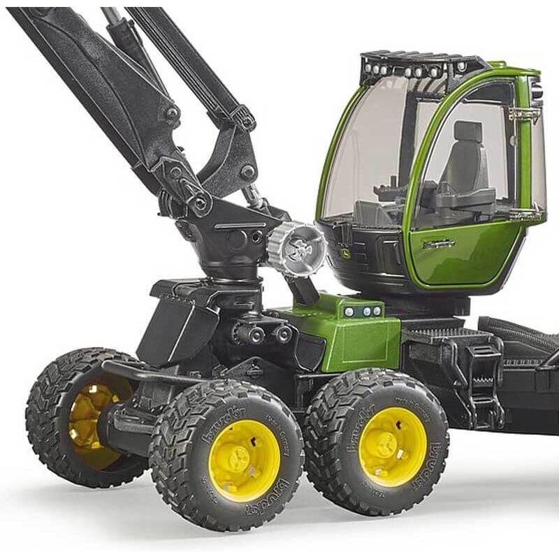 BRUDER JOHN DEERE SKÖRDARE  - 70-2135