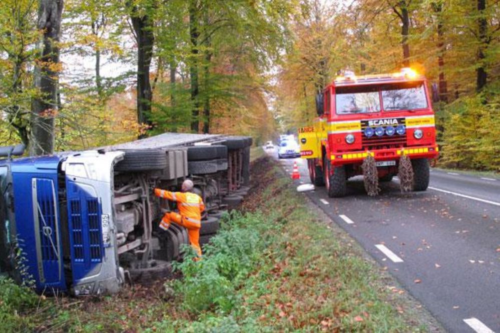 ASSISTANCEKÅREN LÄTT LASTBIL - ASSI2